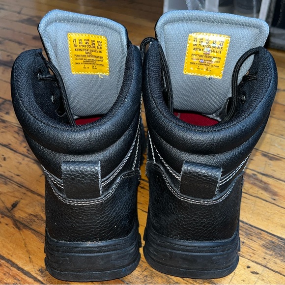 Sketchers work boots. Steels toes. Very good condition. - Picture 4 of 6